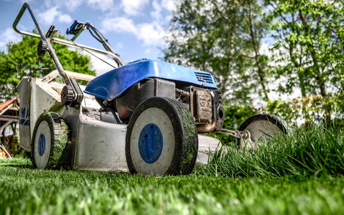 how to clean your lawn mower