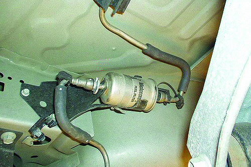 How to Change a Fuel Filter Image Source | drivermag, Flickr 