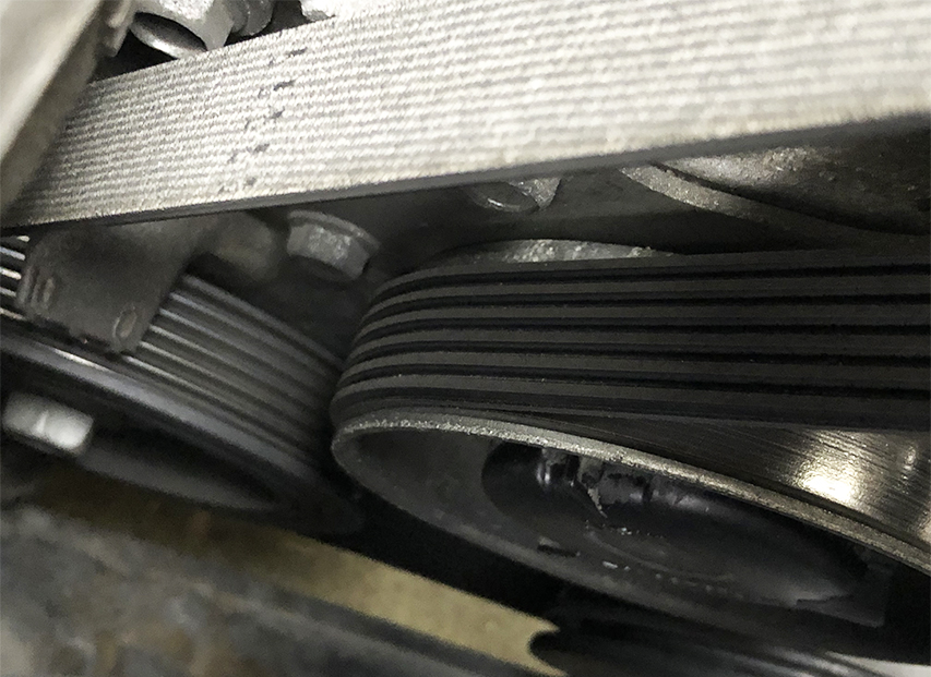 serpentine belt on pulleys